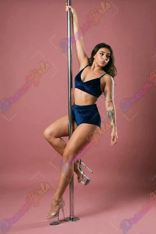 Daria - Sexy Russian Escort - Escorts Athens